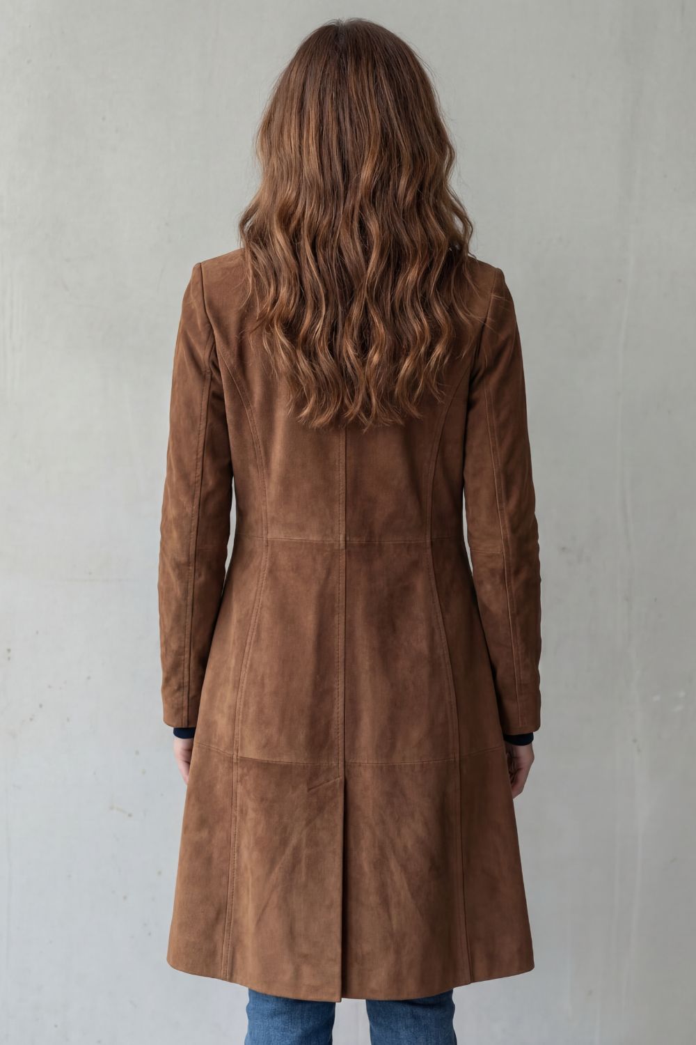 Armance | Manteau Long Effet Suédine – détail du col et des boutons