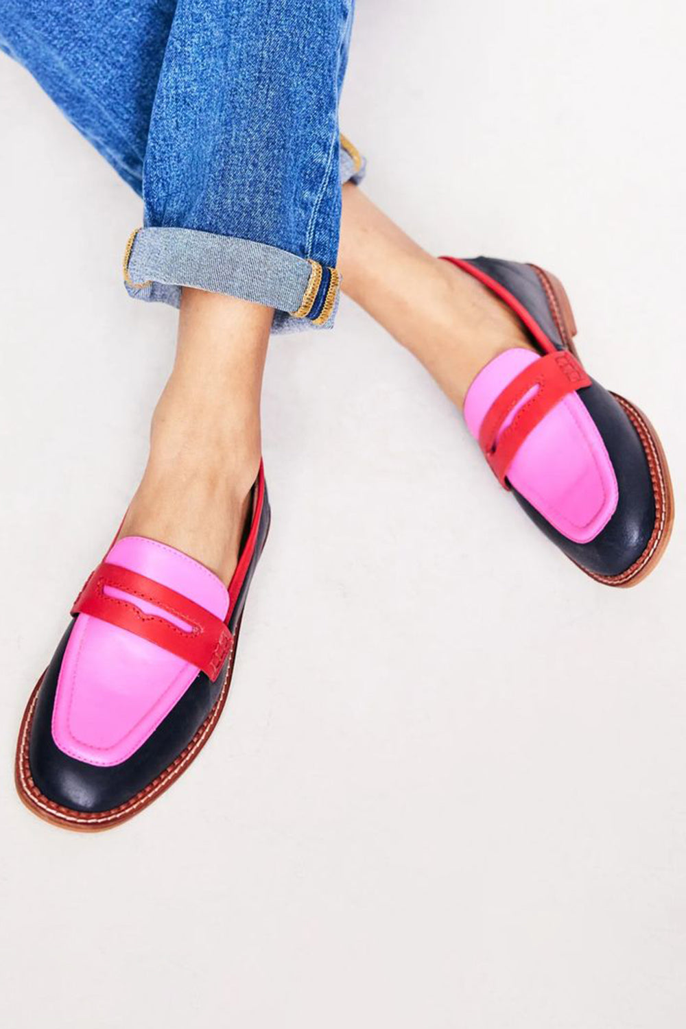 Lunessa | Mocassins noirs avec accent coloré
