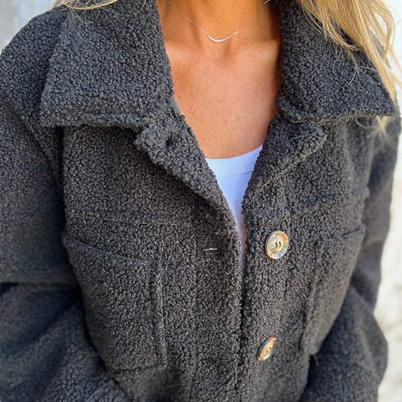 Veste en fausse fourrure - vue de détail